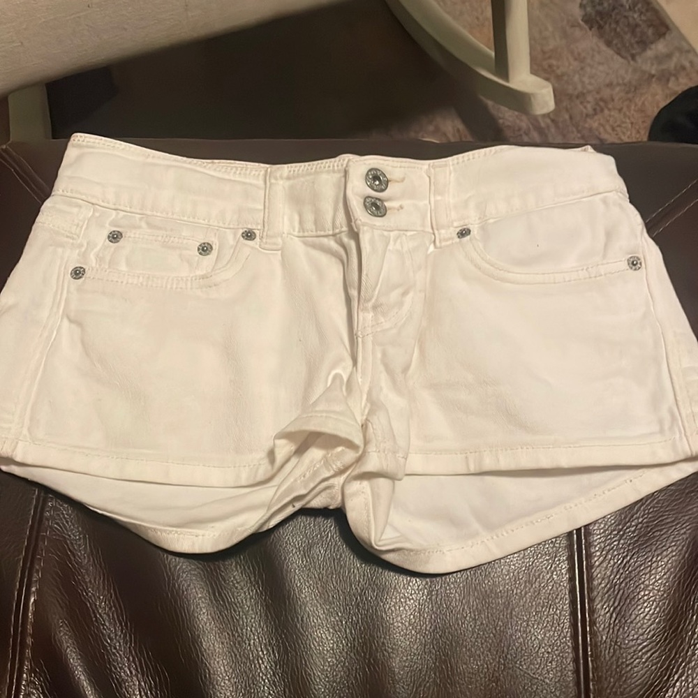 Levi’s White shorts
